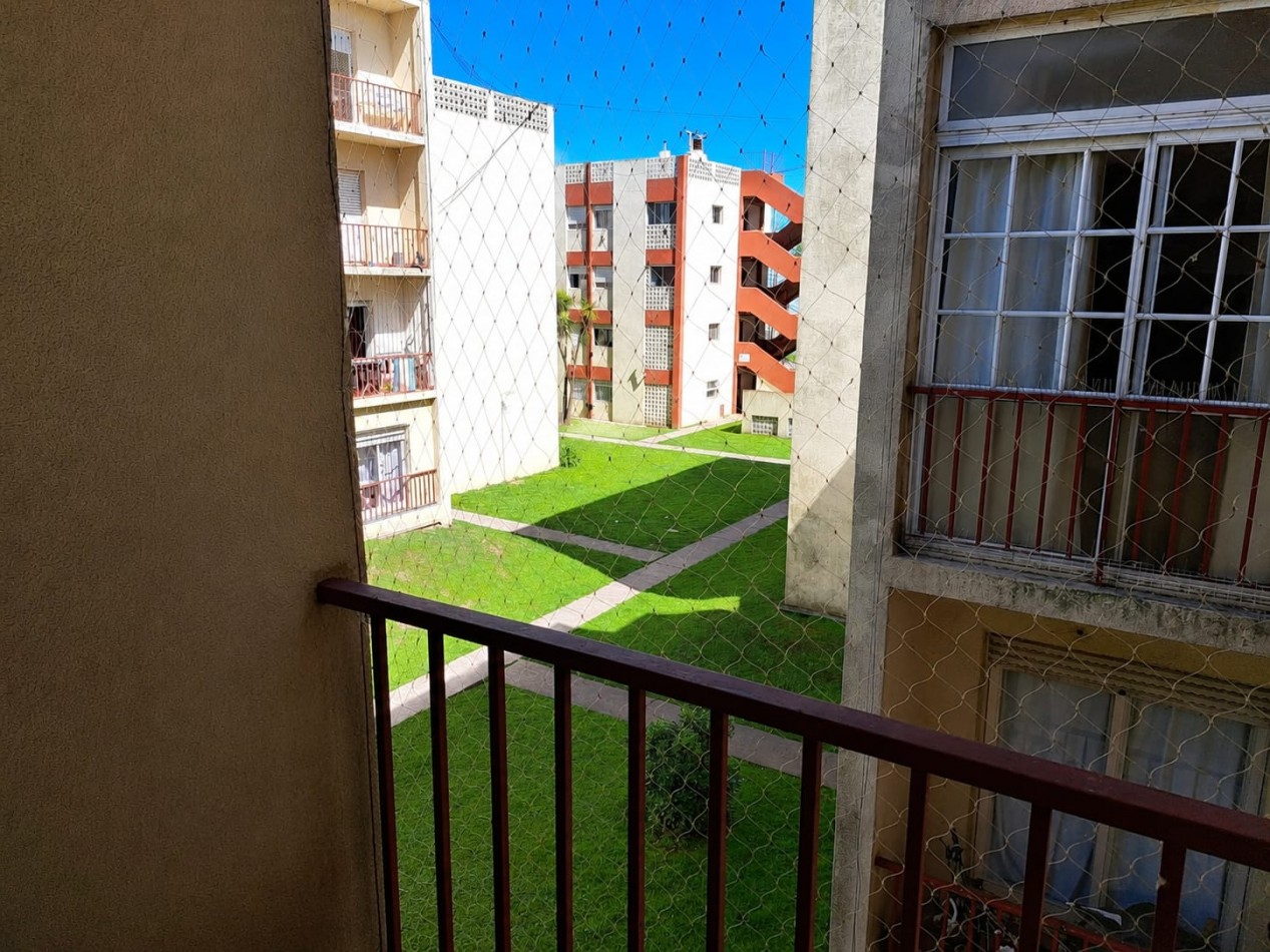 Venta departamento 4 ambientes zona carrefur 
