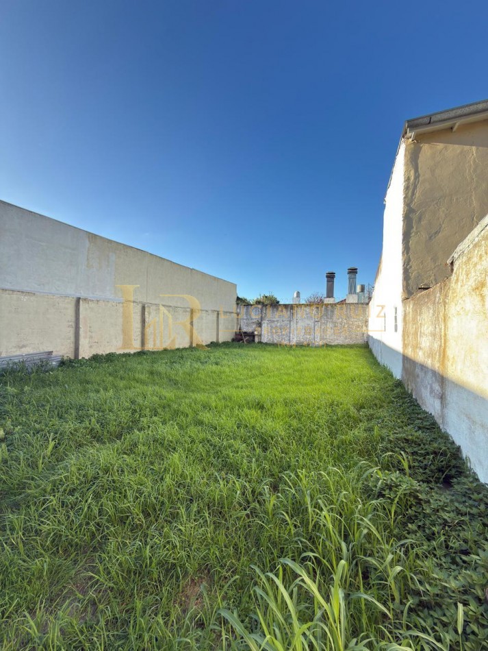 VENTA DEPOSITO EN VILLA PRIMERA 