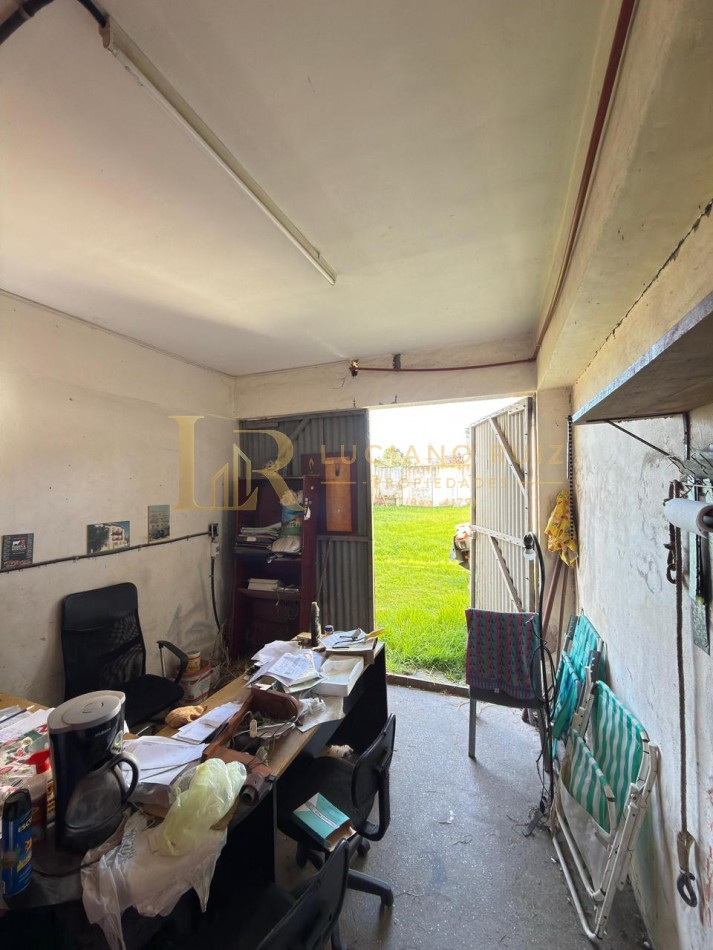 VENTA DEPOSITO EN VILLA PRIMERA 