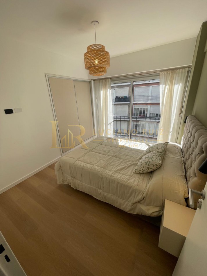 Venta 2 ambientes a la calle balcon frances 